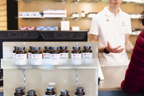 st-martin-apotheke_L1020105_250326_(c)Elisa Moosbrugger.jpg